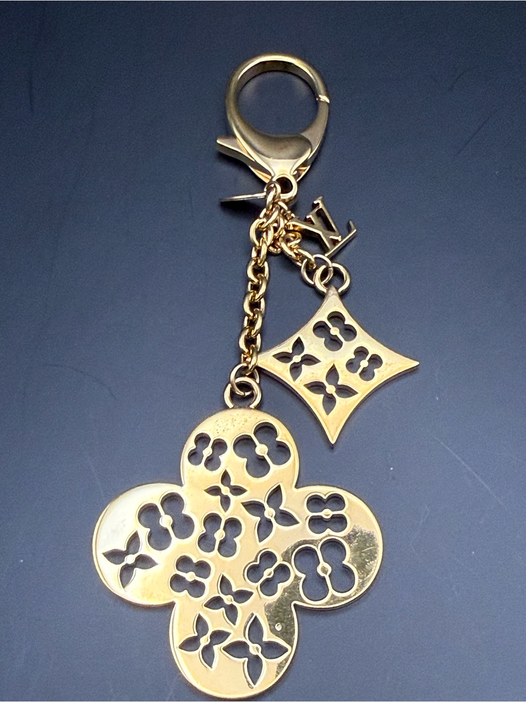 Louis Vuitton Fleur De Monogram Bag Charm Shiny Gold Shiny W/Dust Bag